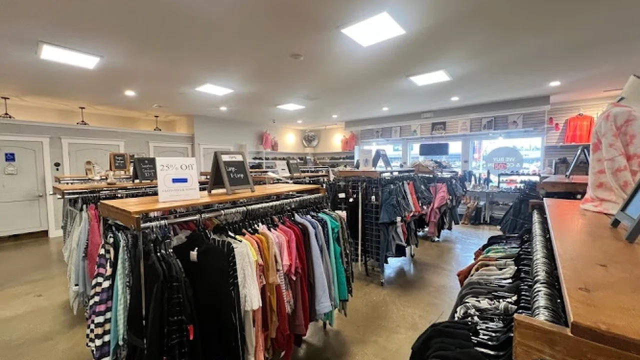 Consignment store in Greenwood, Indiana: Selective Seconds Consignment