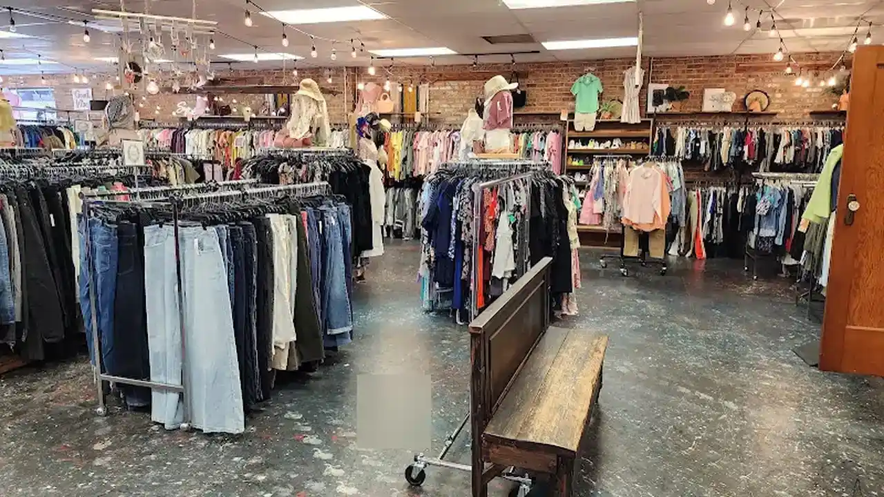 Consignment store in Bourbonnais, Illinois: Sequels Resale Shop