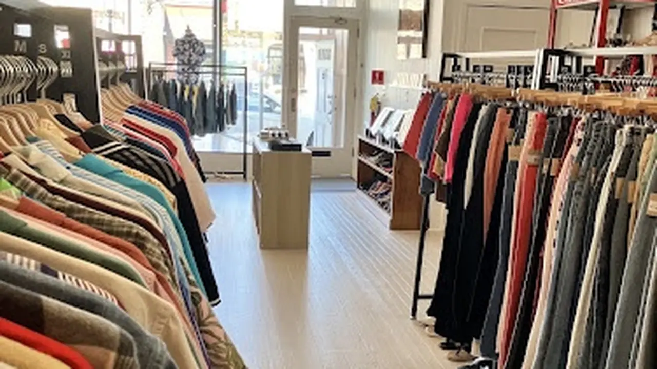 Consignment store in Ossining, New York: Serenity Resale