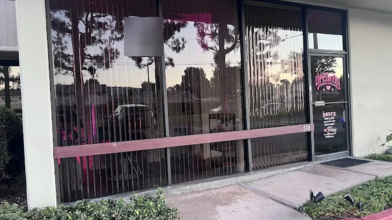 Consignment store in Brea, California: sh0p dreamy