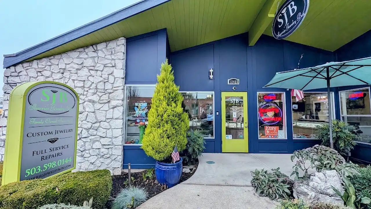 Consignment store in Tigard, Oregon: Sherrie's Jewelry Box