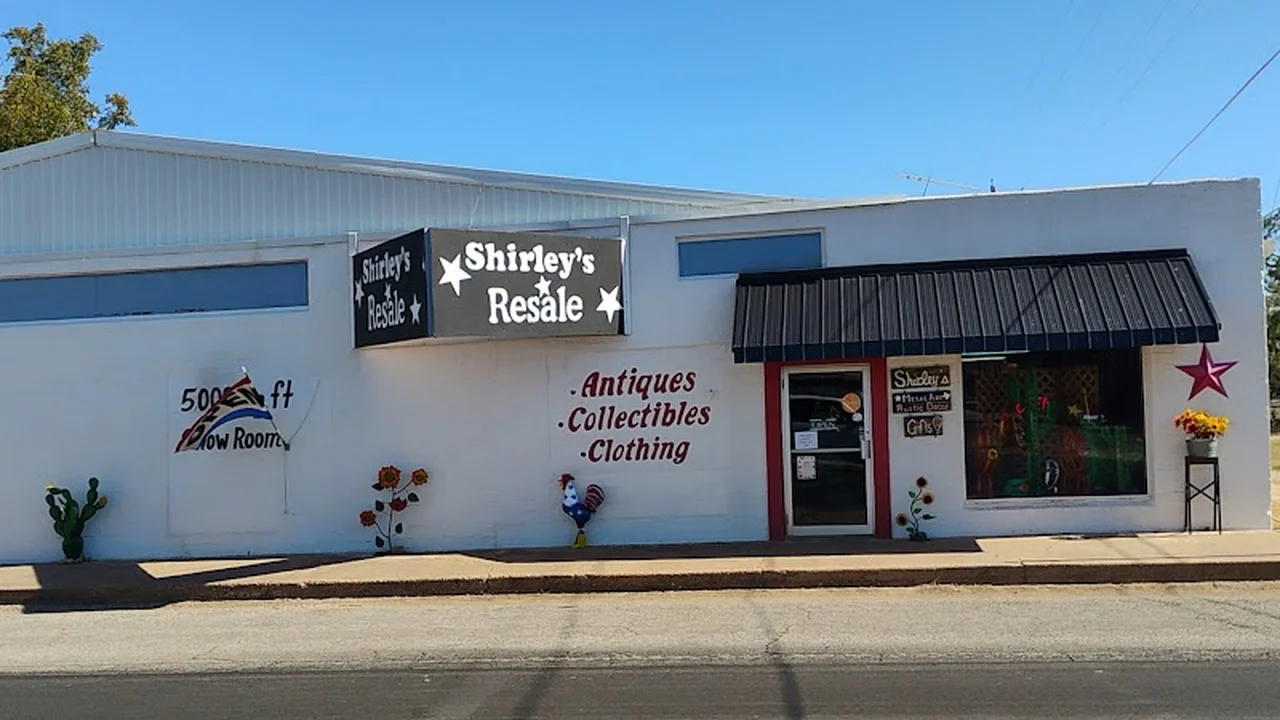 Consignment store in Bronte, Texas: Shirley's Place