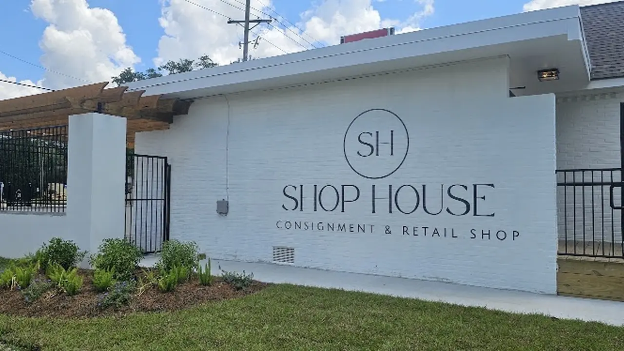 Consignment store in Baton Rouge, Louisiana: Shop House Consignment & Retail Shop