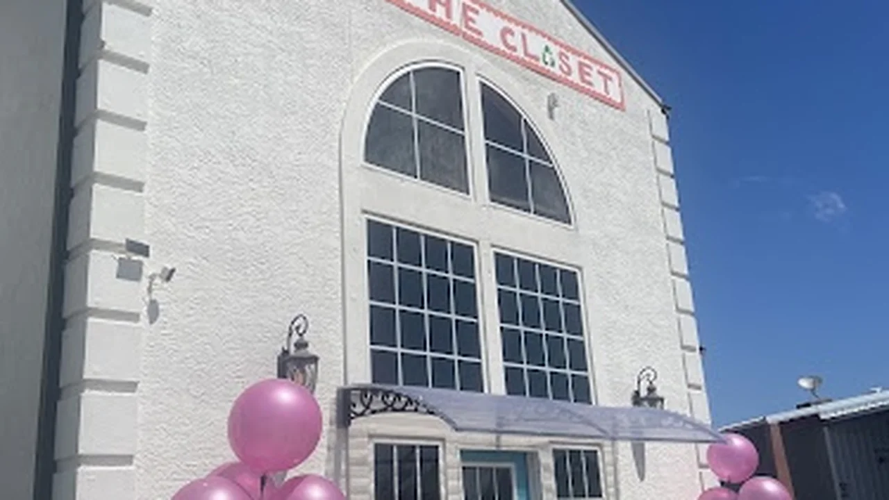 Consignment store in Panama City Beach, Florida: Shop The Closet