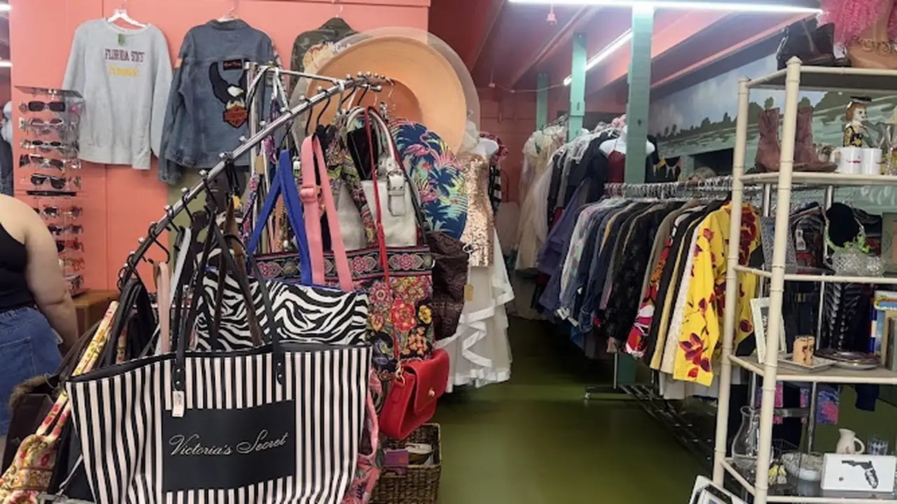 Consignment store in Panama City, Florida: Shop The Closet
