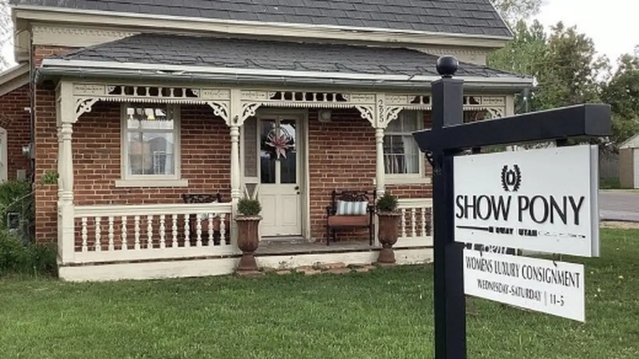 Consignment store in Midway, Utah: Show Pony Midway