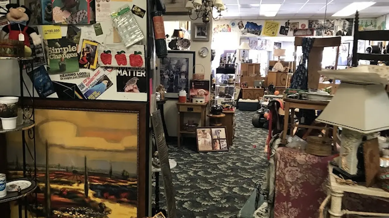 Consignment store in Placerville, California: Sierra Consignment Co.
