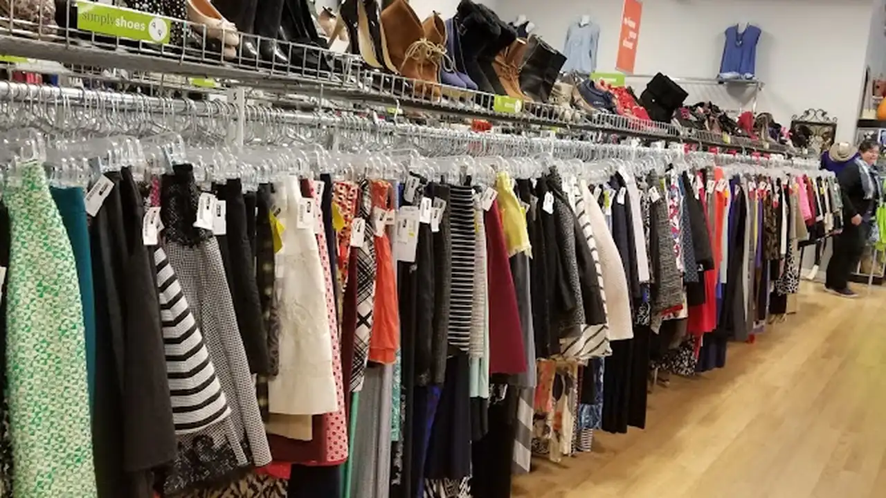 Consignment store in Fishers, Indiana: Simply Chic Fishers