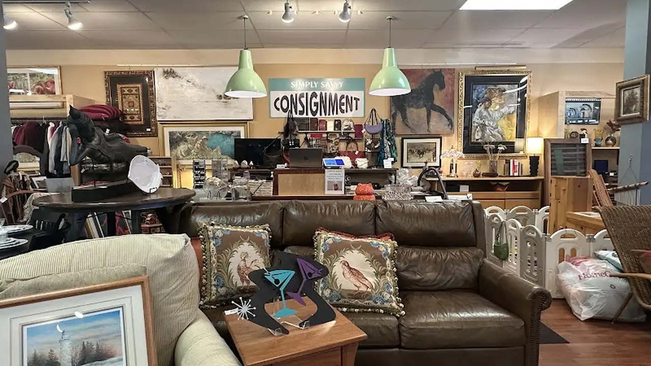 Consignment store in Middleton, Wisconsin: Simply Savvy