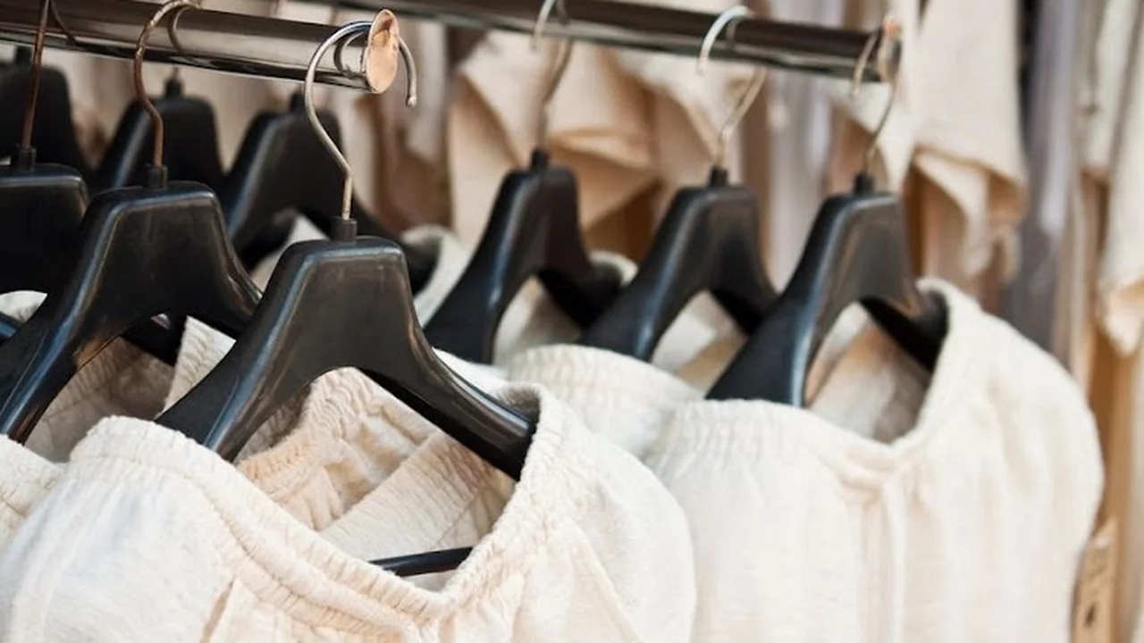 Consignment store in Ambler, Pennsylvania: Sisters