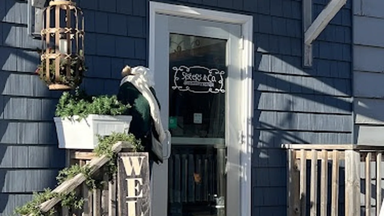 Consignment store in St Joseph, Minnesota: Sisters & Co. Consignment Boutique