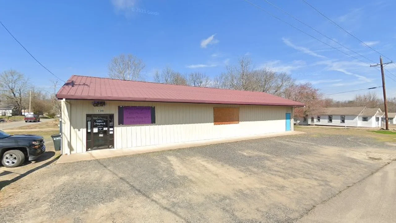 Consignment store in Mena, Arkansas: Sisters Consignment Shop