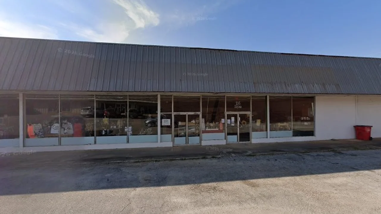 Consignment store in Bowdon, Georgia: Small Town Treasures