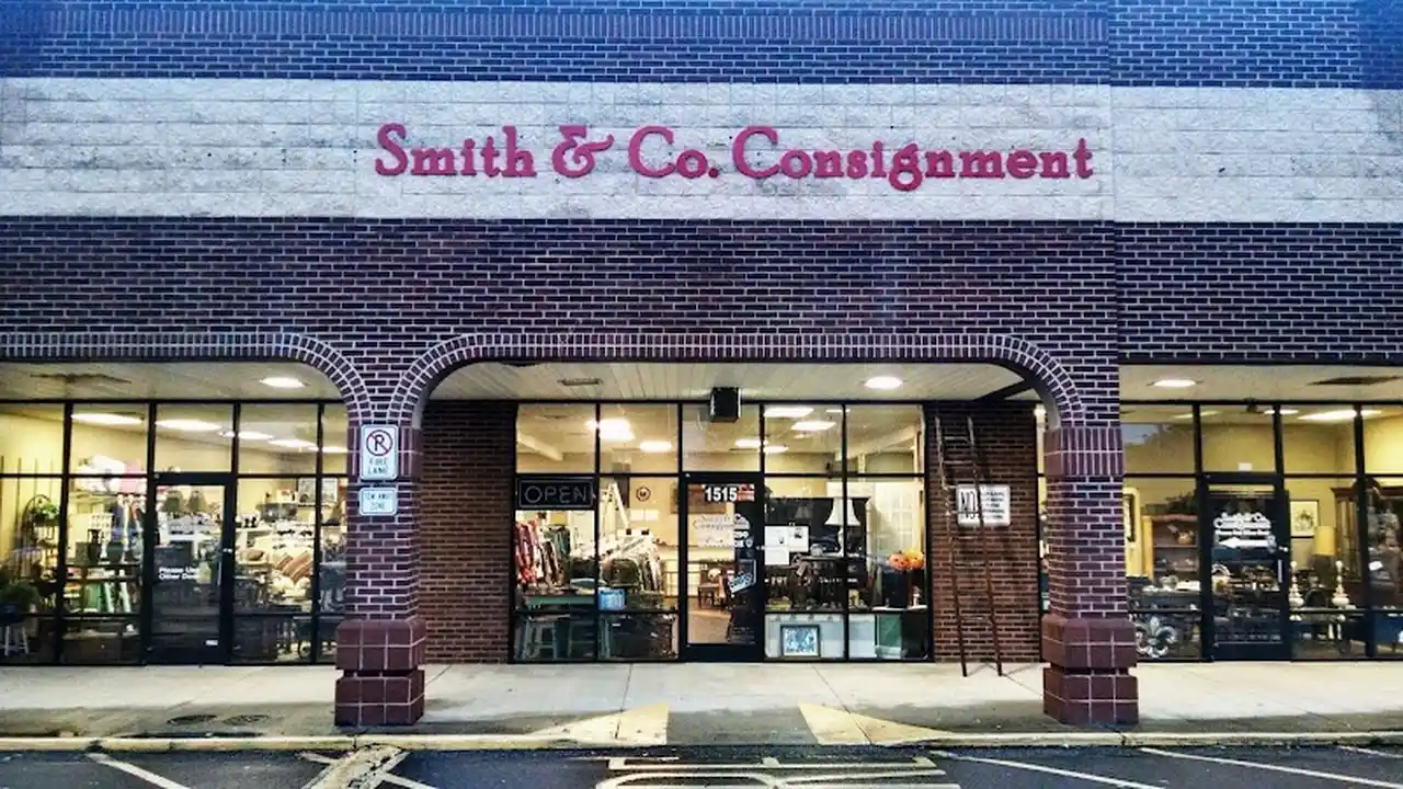 Consignment store in Kernersville, North Carolina: Smith & Co. Consignment