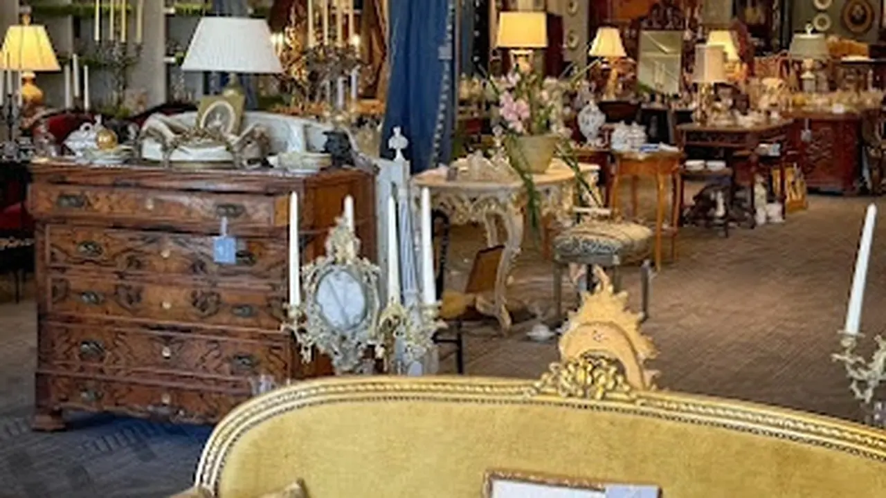 Consignment store in Littleton, Colorado: SNH French Antiques & Collectibles