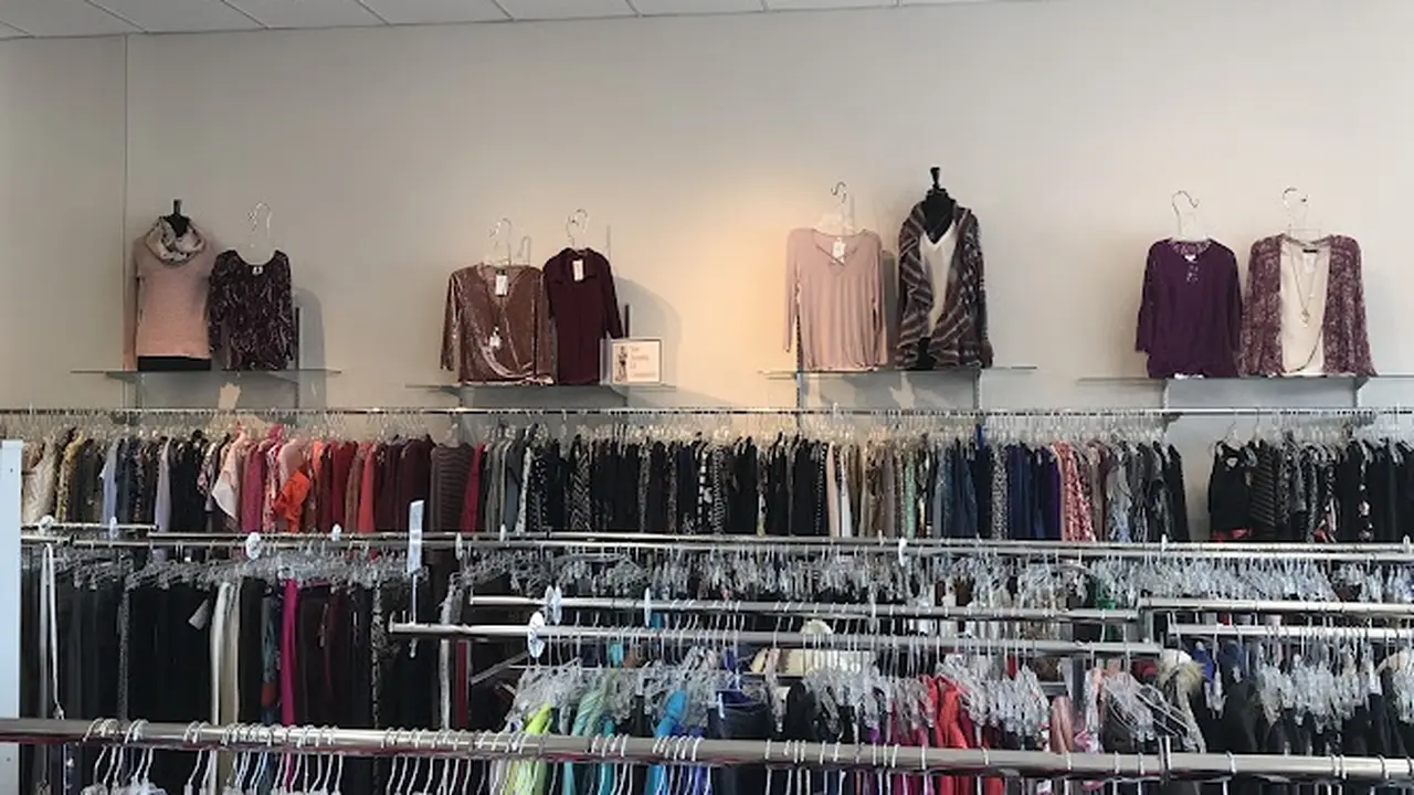 Consignment store in Erlanger, Kentucky: Snooty Fox Clothing for Women, Children & Men