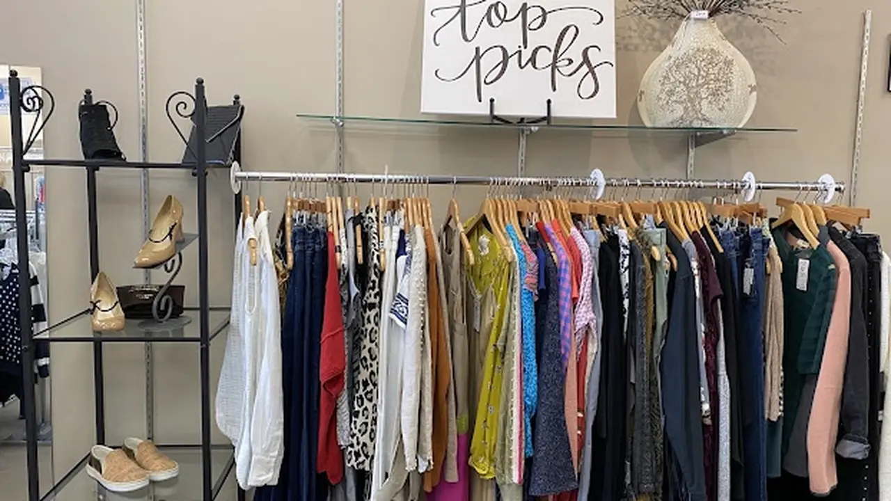 Consignment store in Cincinnati, Ohio: Snooty Fox Clothing for Women, Men and Children