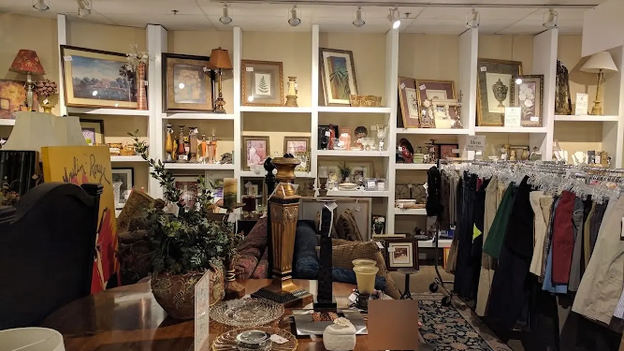 Consignment store in Cincinnati, Ohio: Snooty Fox Clothing for Women, Men & Children