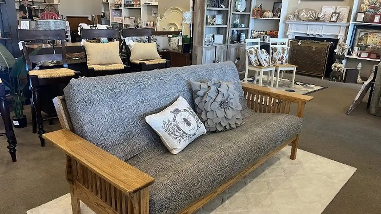 Consignment store in Cincinnati, Ohio: Snooty Fox Collective
