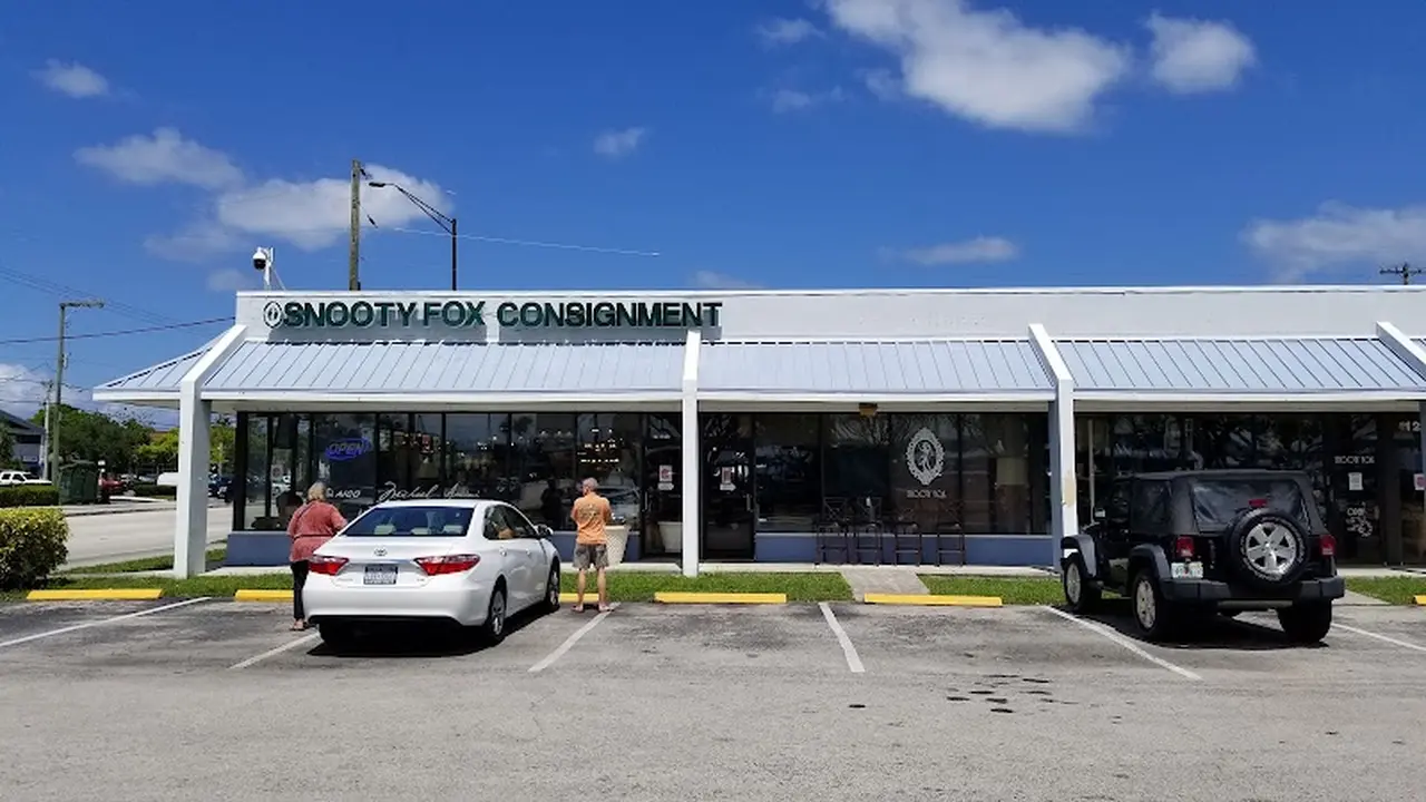 Consignment store in Oakland Park, Florida: Snooty Fox Consignments