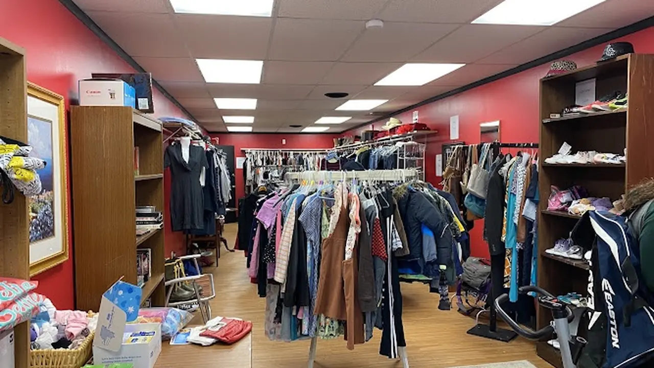 Consignment store in Woodbury, New Jersey: SNTM Thrift Store