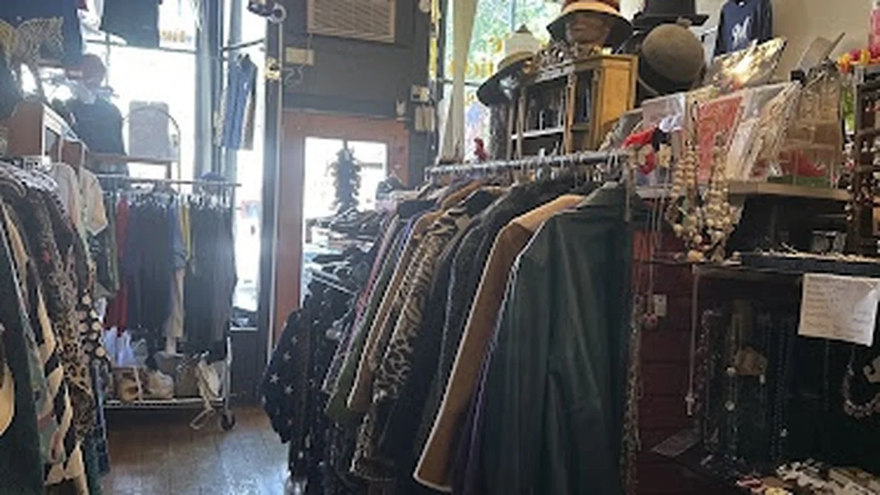 Consignment store in Milwaukee, Wisconsin: Sole Salvation