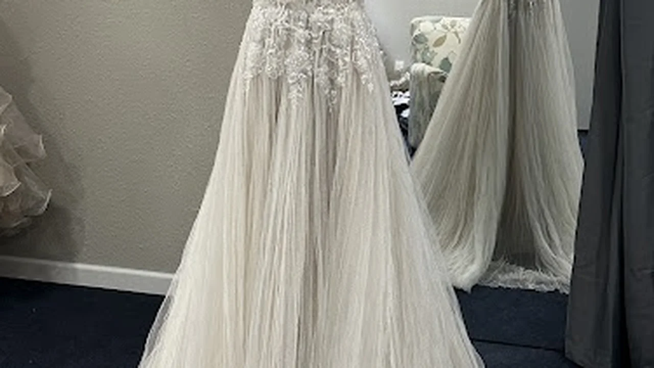 Consignment store in White Oak, Texas: Something Borrowed