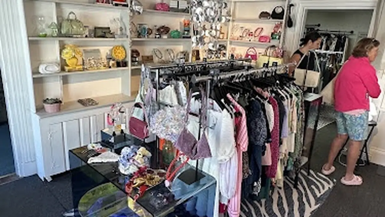 Consignment store in Plymouth, Massachusetts: Sonny and Six