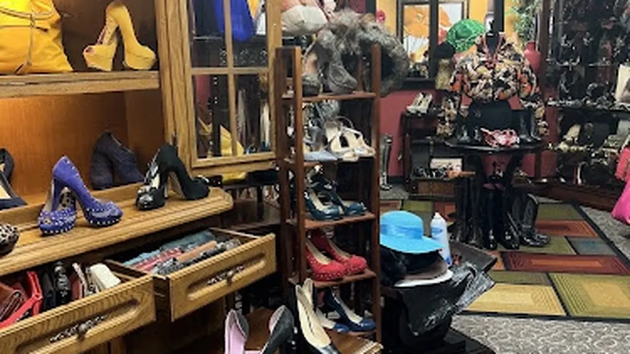 Consignment store in Dallas, Texas: Sophisticated Seconds Boutique