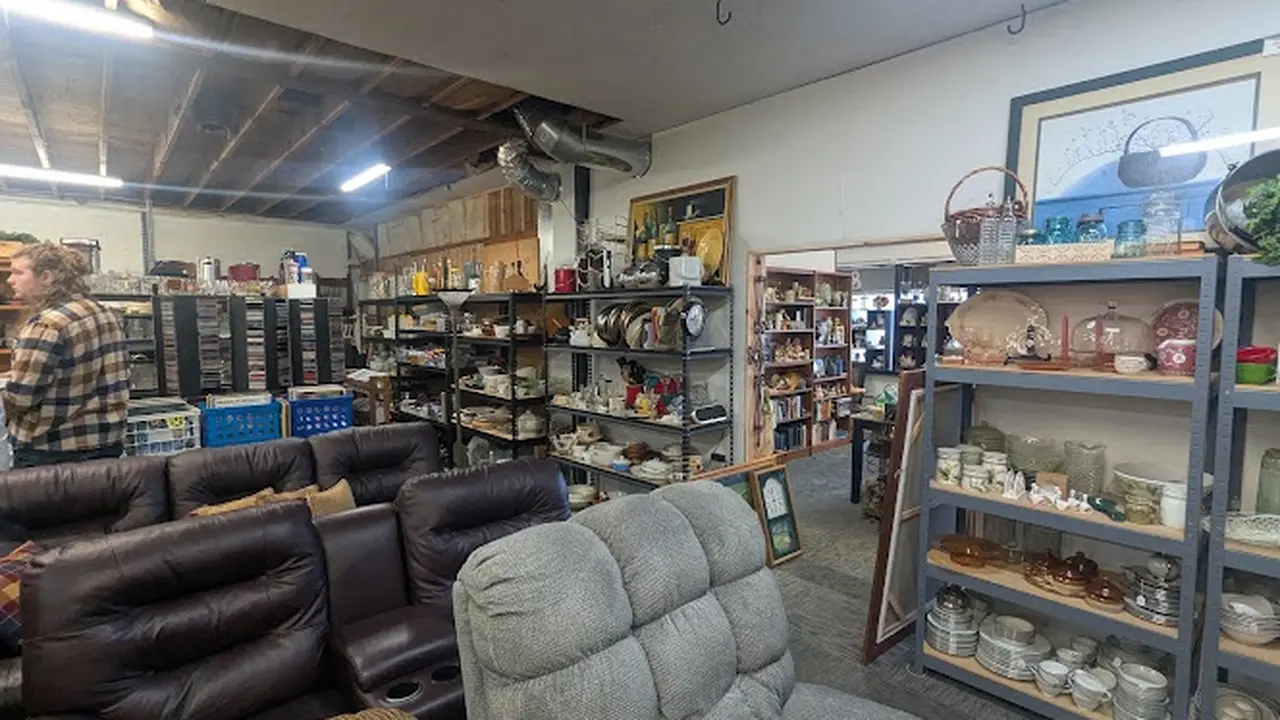 Consignment store in Washington, Illinois: SOS Home