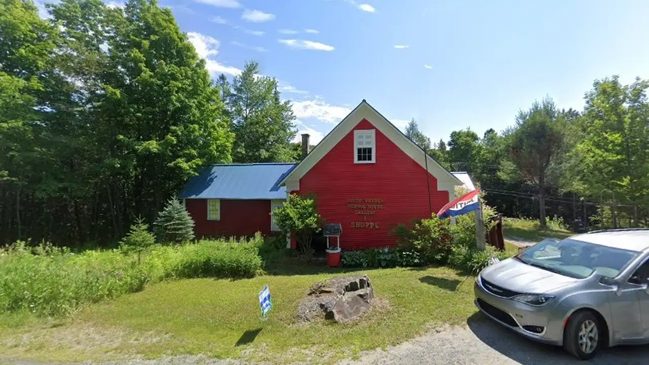 Consignment store in Hardwick, Vermont: South Walden Schoolhouse Gallery