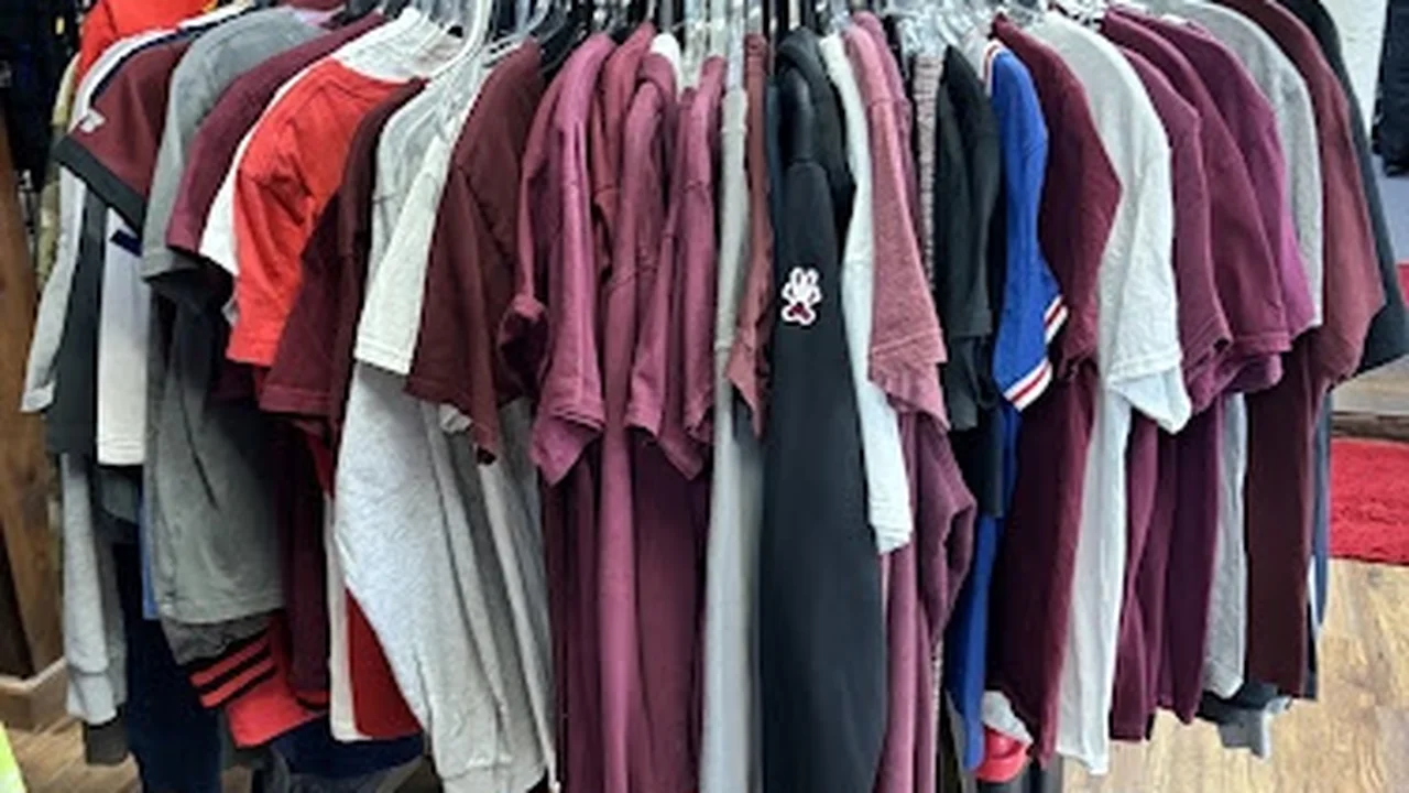 Consignment store in Murphysboro, Illinois: Southern Illinois Sports Resale