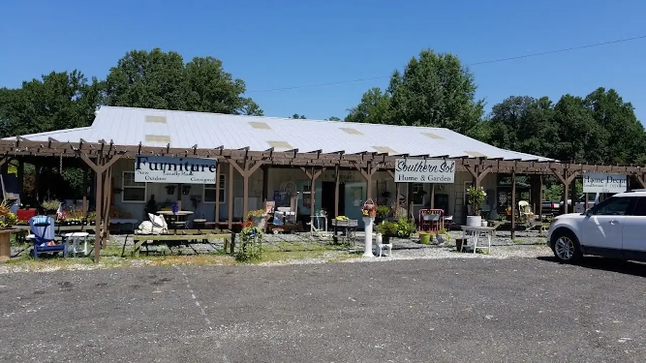 Consignment store in White Hall, Maryland: Southern Sol Shoppe