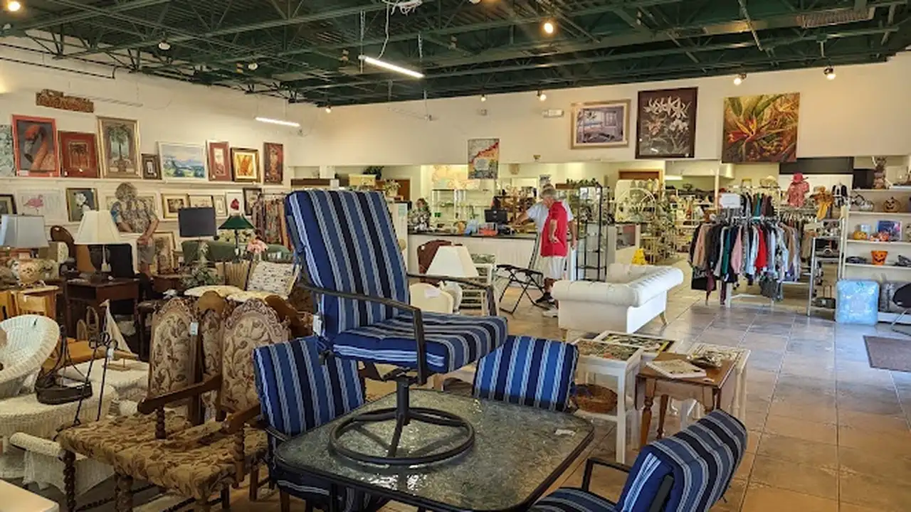 Consignment store in Venice, Florida: St Mark's Divine Consign