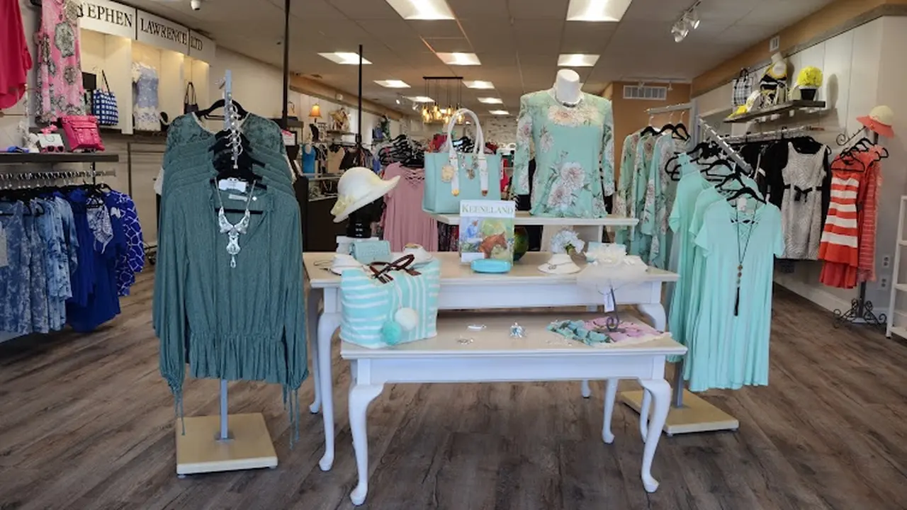 Consignment store in Lexington, Kentucky: Stephen Lawrence