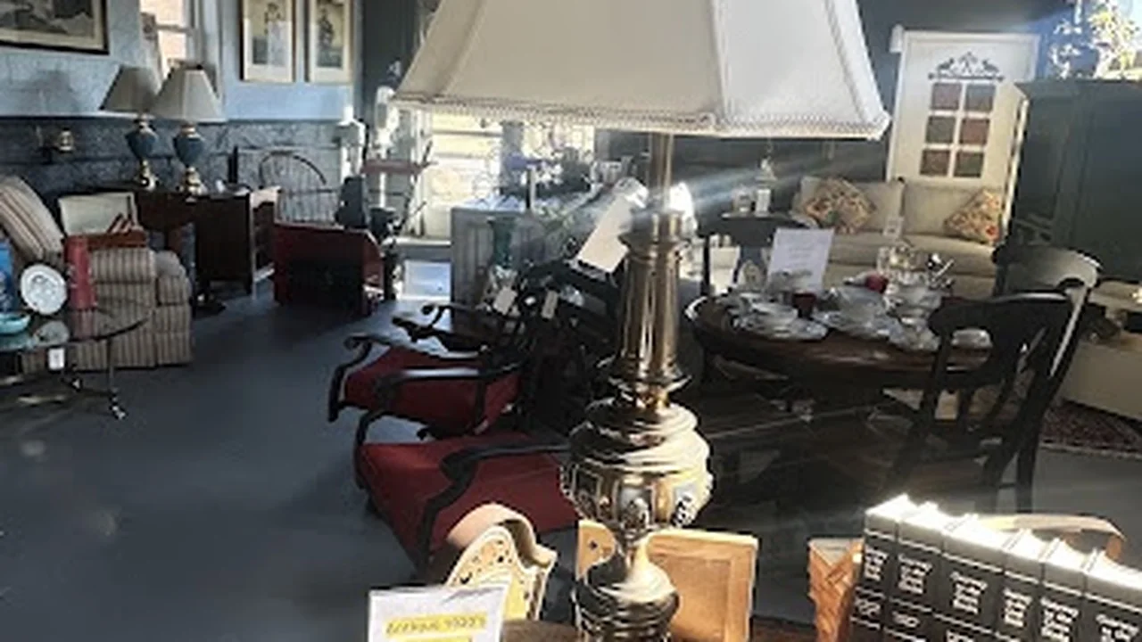 Consignment store in Reading, Pennsylvania: Sterling Treasures