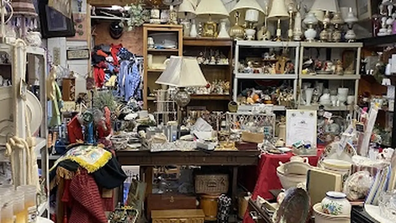 Consignment store in Watertown, Connecticut: Steve's Wheels and Deals