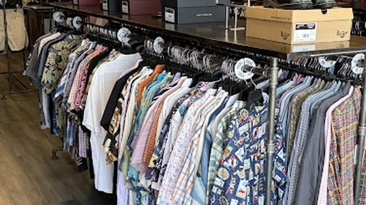 Consignment store in Geneva, Illinois: STITCH SWITCH Men's Consignment