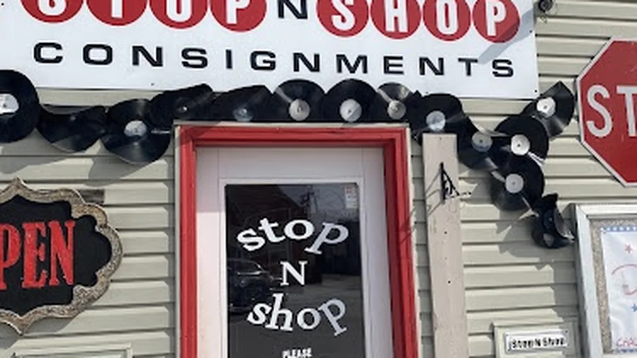 Consignment store in Pierce, Nebraska: Stop N Shop