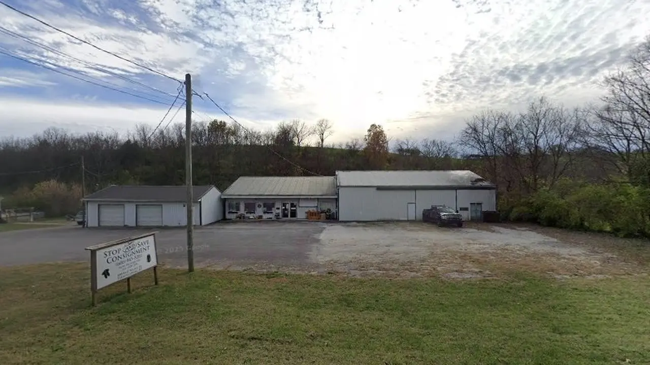 Consignment store in Flemingsburg, Kentucky: Stop & Save Consignment