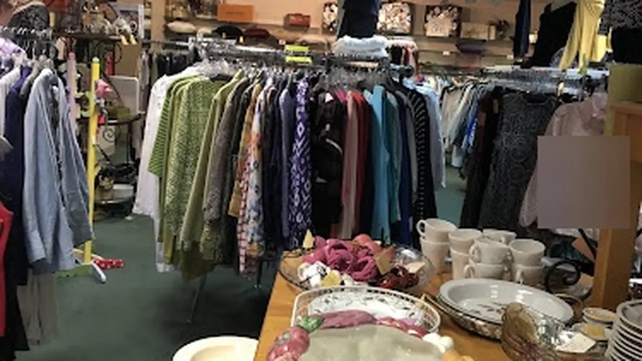 Consignment store in Evansville, Indiana: Strouse's