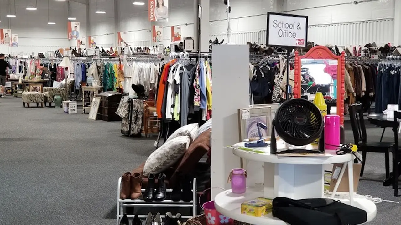 Consignment store in Dubuque, Iowa: Stuff Etc