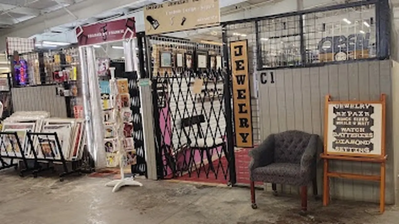 Consignment store in Conyers, Georgia: Style And Grace Thrifting