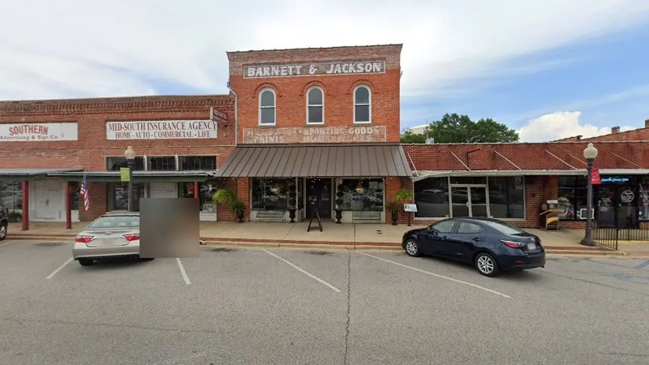 Consignment store in Monroeville, Alabama: Style Haus
