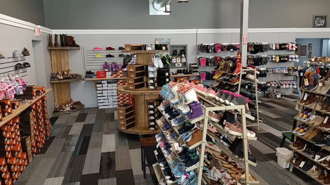 Consignment store in Libby, Montana: Stytches Consignment & Thrift