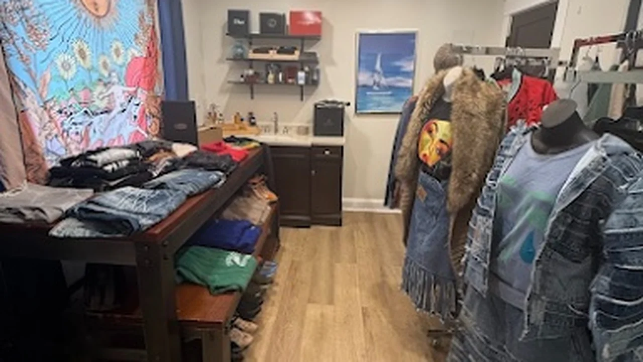 Consignment store in Buffalo, New York: Suffalo Urban Hood