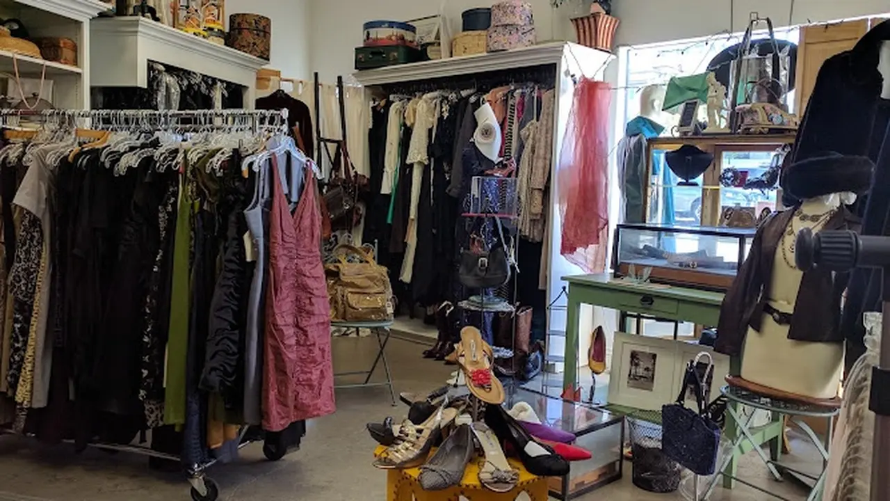 Consignment store in Larkspur, California: Sugar Magnolia Vintage