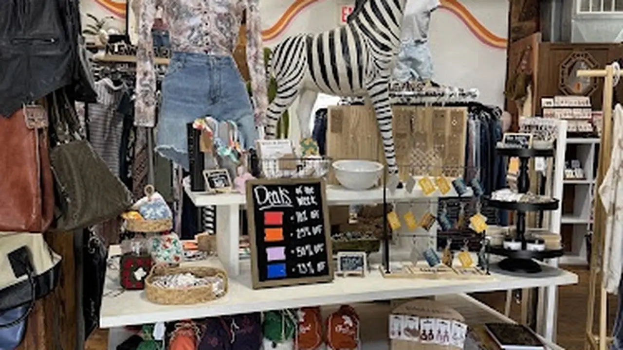 Consignment store in Milton, Wisconsin: Sunny + Olive Co