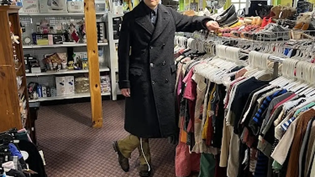 Consignment store in Rockland, Maine: Sweet Peas Family Consignment