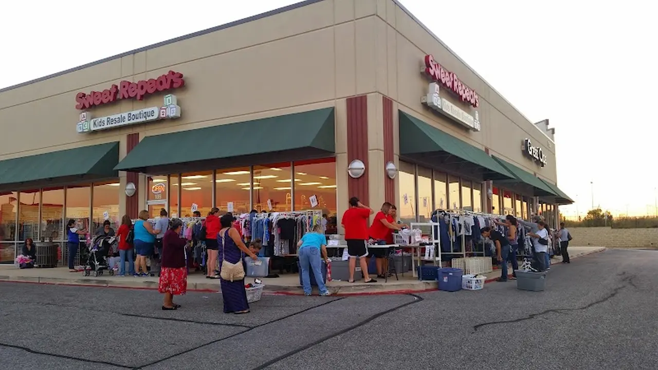 Consignment store in Live Oak, Texas: Sweet Repeats